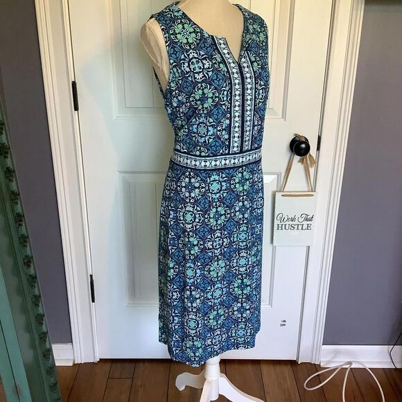 Elegant Floral Print Sleeveless Dress - Picture 2 of 7